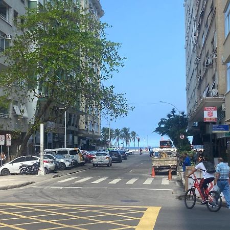 Studio Completo Na Praia De Copacabana Com Ar, Wifi, Netflix, Ate 4 Pessoas, Fundos Claro E Silencioso, Pauloangerami Pj135 Rio de Janeiro Kültér fotó